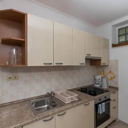 Holiday Hope - One-bedroom Holiday With Terrace And River View Komolac
