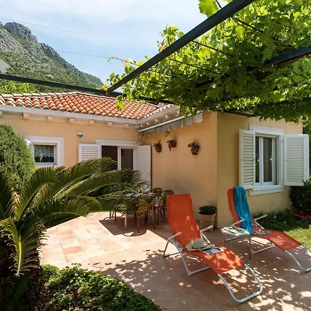 Apartment Holiday Hope - One-bedroom Holiday With Terrace And River View