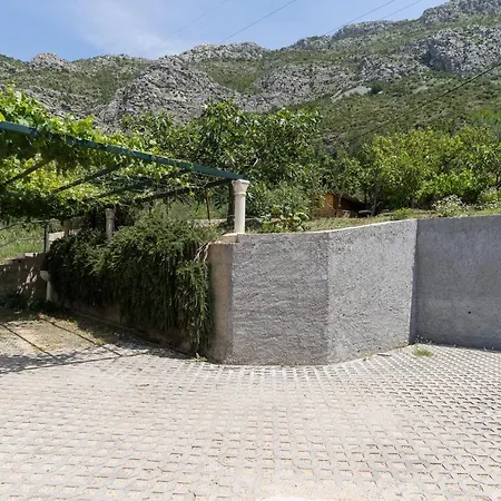 Holiday Hope - One-bedroom Holiday With Terrace And River View Apartment